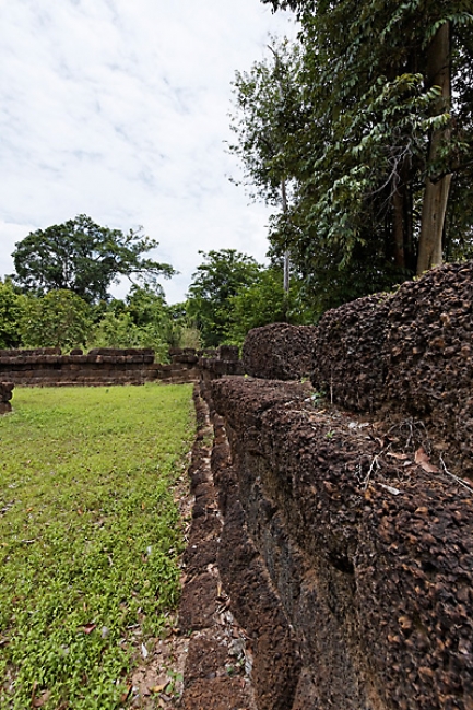 26-Prasat Ta Muen Toch-027
